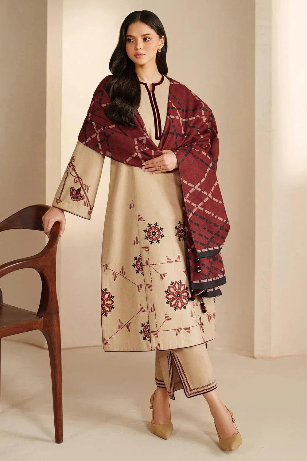3 Pcs Women's Unstitched Embroidered Suit